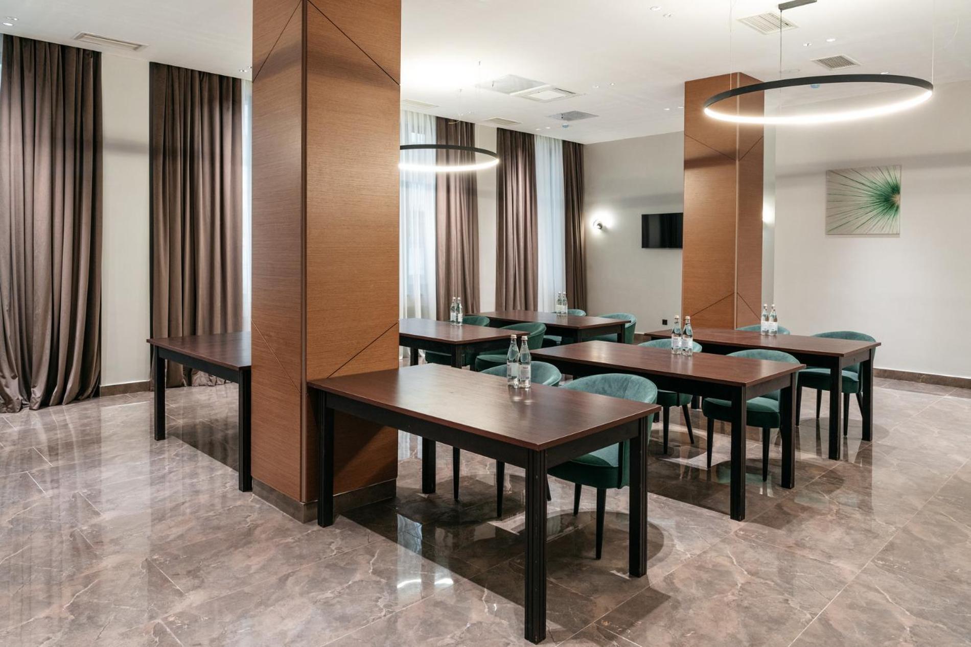 Raavah Aparthotel Almaty Exterior photo